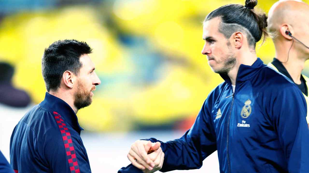 Lionel Messi sfida Gareth Bale ai tempi di Real-Barcellona