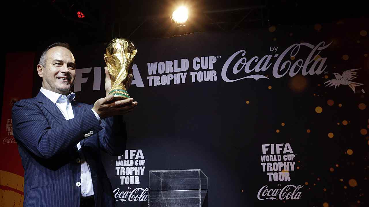 Antonio Cabrini alza la "sua" Coppa del Mondo