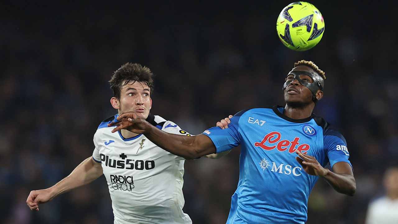 Marten De Roon e Victor Osimhen