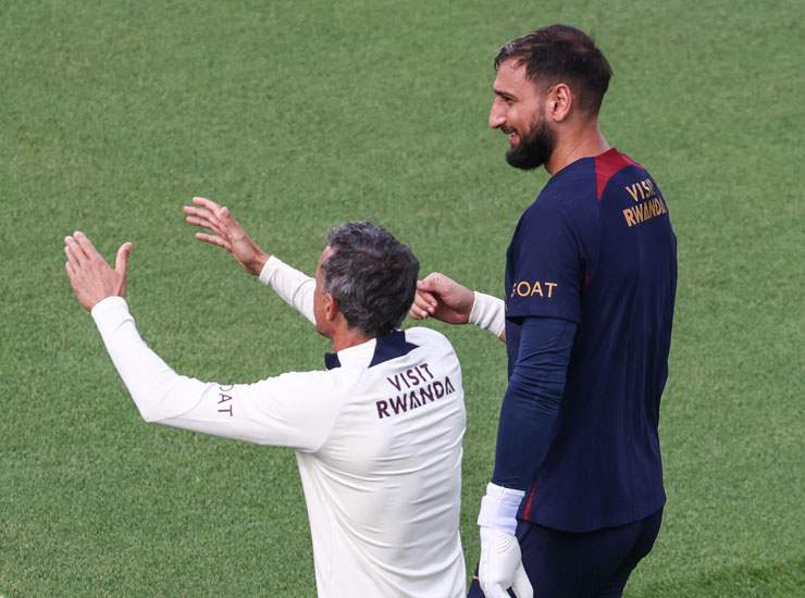 Gianluigi Donnarumma e Luis Enrique