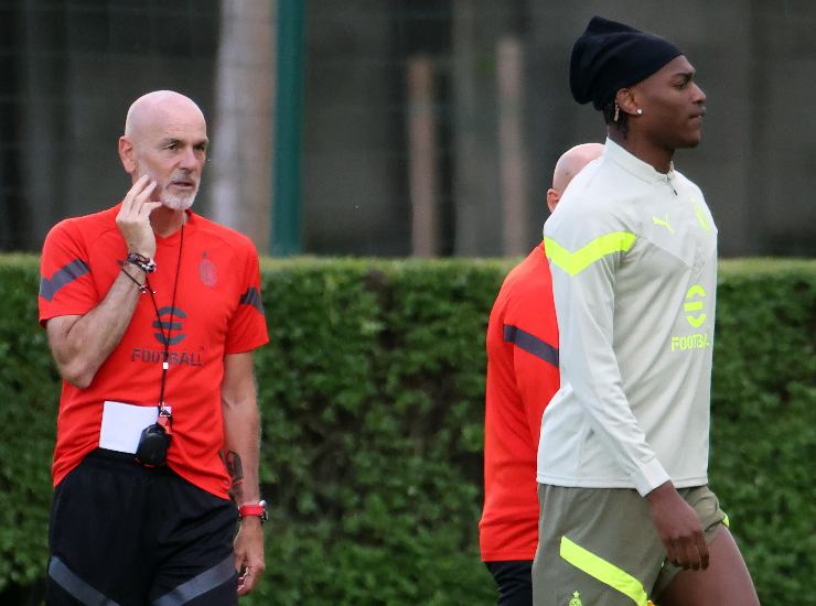 Stefano Pioli carica Rafael Leão