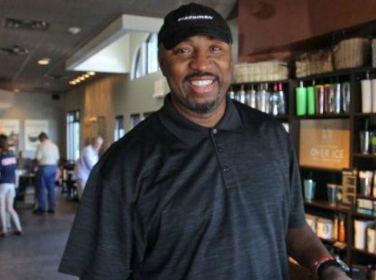 Vin Baker a Starbucks - Fonte X - Ilgiornaledellosport.net