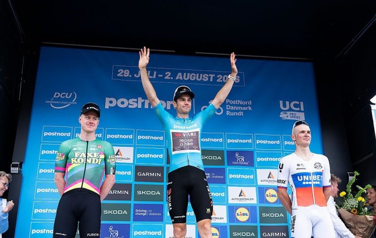 Wout van Aert vince il Tour of Denmark, Pedersen vince la tappa finale in un finale caotico