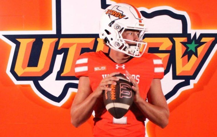 Chase Ames, quarterback di Dripping Springs, si impegna al UTRGV