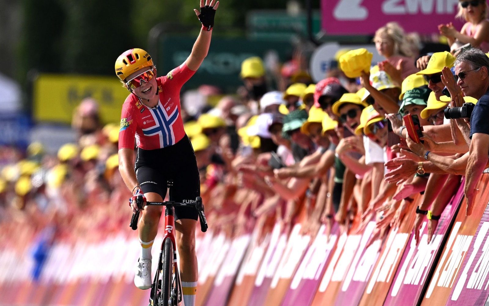 Sigrid Haugset vince il Tour de France Femmes con un attacco solitario di 85 km