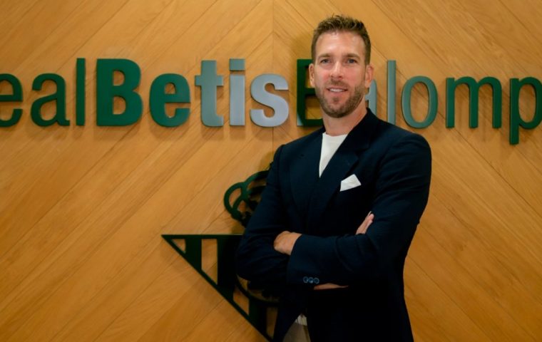 Adrián San Miguel entra nella Direzione Deportiva del Betis dopo la fine della carriera da calciatore