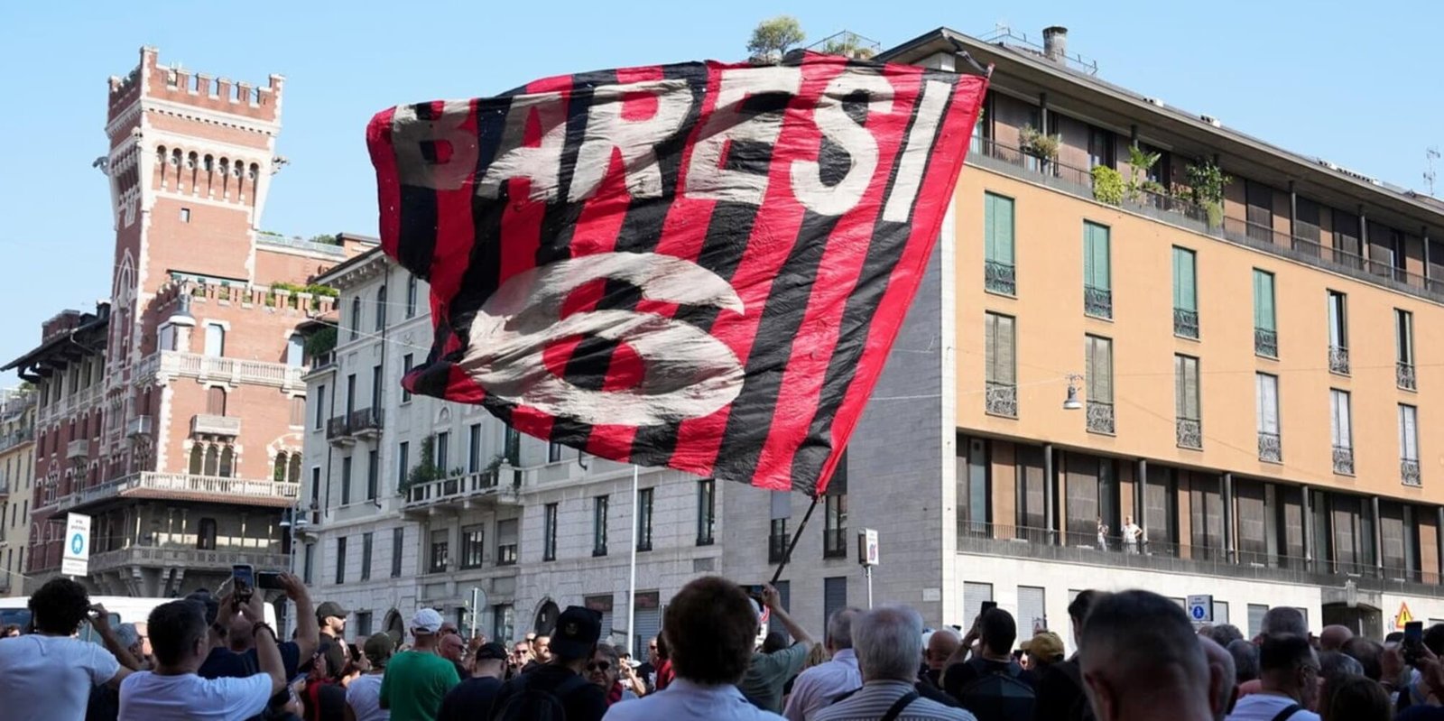 Franco Baresi ricordato a Milano: tifosi e ex compagni al cospetto della leggenda
