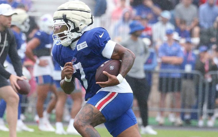 Ray Davis torna a allenarsi con i Buffalo Bills dopo un infortunio