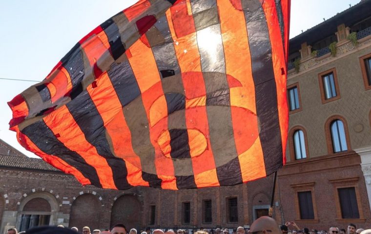 L’ultimo saluto al Capitano: il corteo di Franco Baresi a Milano