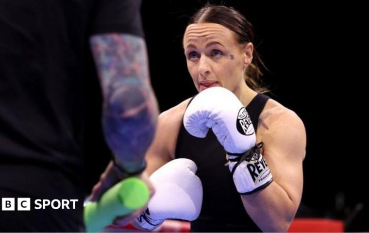 Raven Chapman, ex campionessa mondiale, in coma dopo emorragia cerebrale