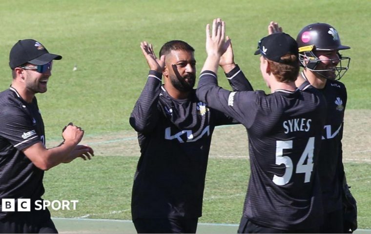 Surrey e Kent in lotta per il primo posto, Surrey si fermano ai punti dei Foxes