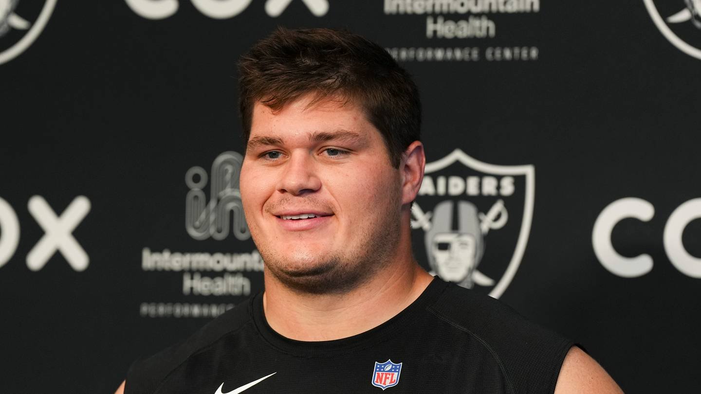 Tyler Linderbaum sta diventando la chiave del gioco offensivo dei Raiders