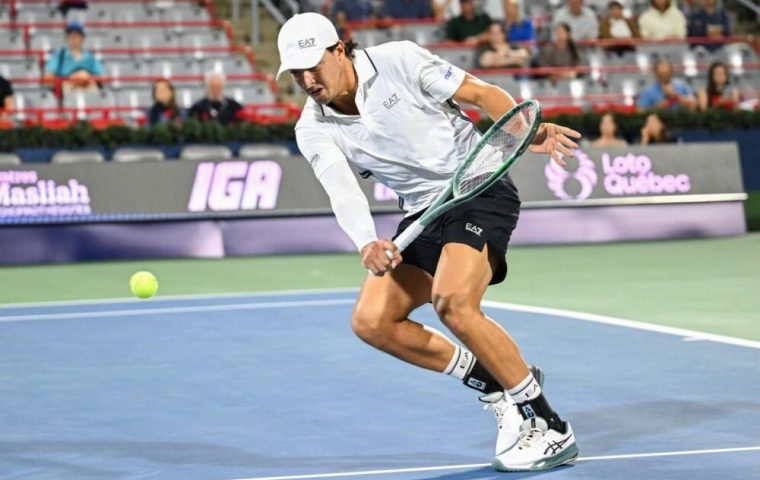 Darderi supera Shang in rimonta e si qualifica agli ottavi a Montreal