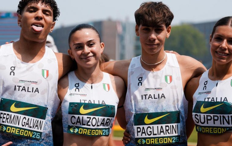 Azzurri in finale ai Mondiali U20: 4×100 mista e Crotti in volo